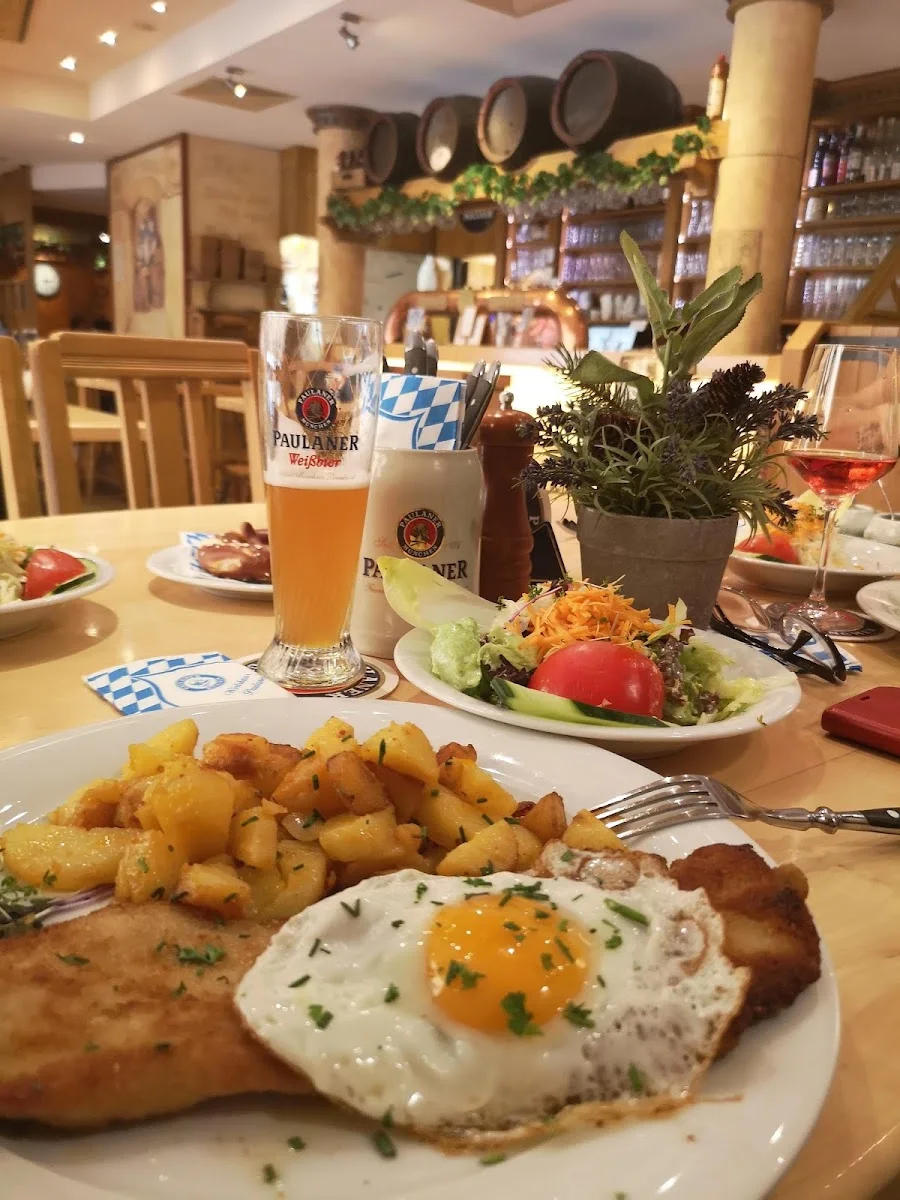 Restaurant Paulaner am Dom – Schnitzel in Frankfurt am Main, Hessen