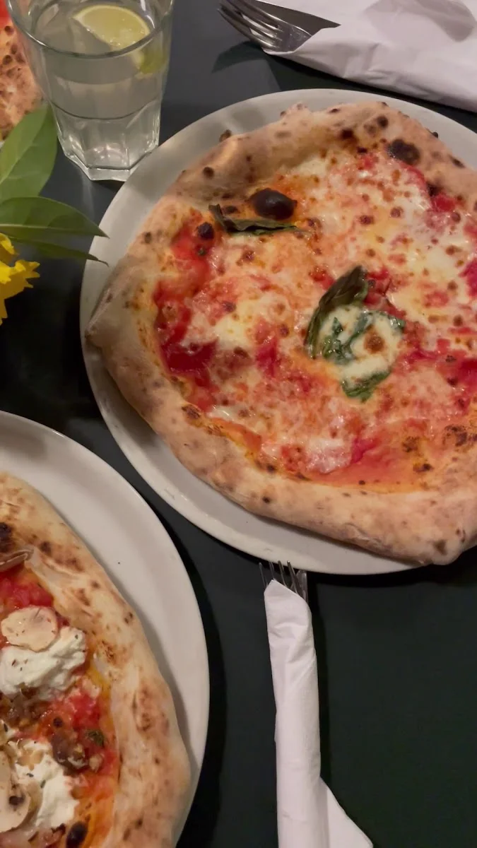 L.A. Signorina – Pizzeria in Stuttgart Stuttgart-Süd, Baden-Württemberg