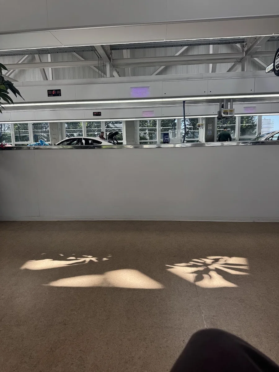 Mr. Wash Stuttgart – Autowäsche in Stuttgart Zuffenhausen, Baden-Württemberg