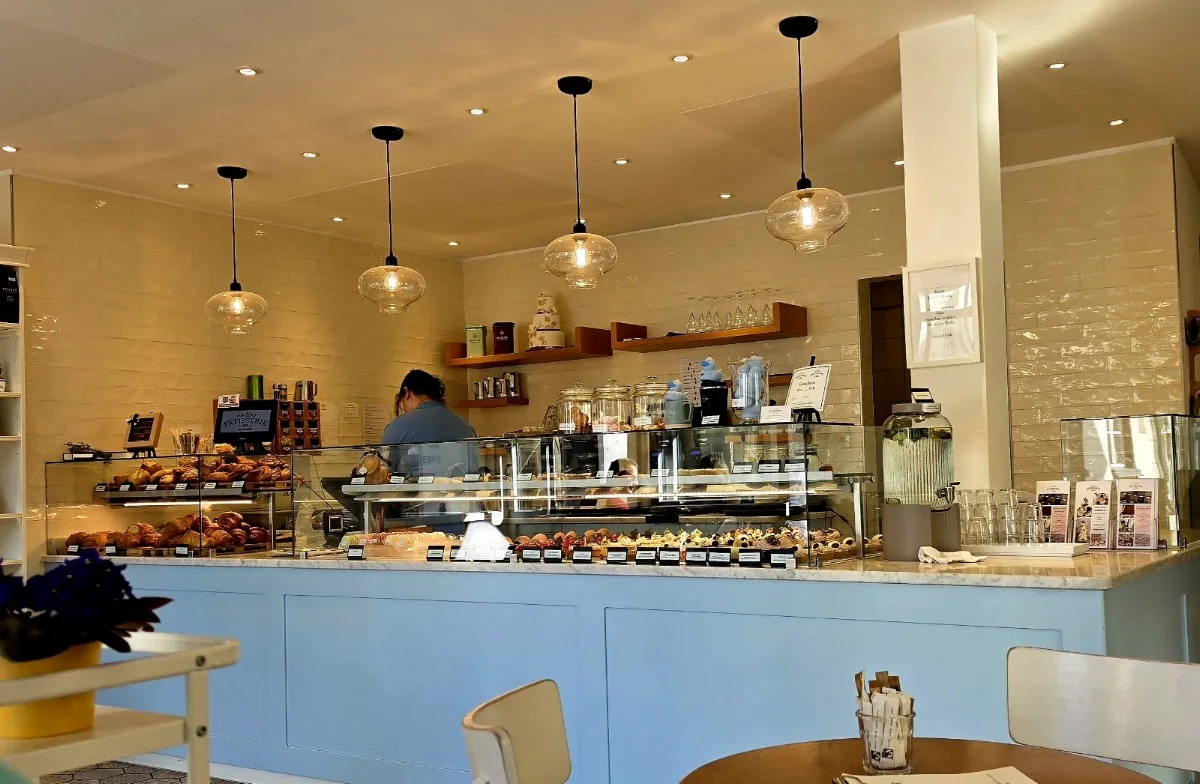 Pâtisserie de Pierre – Atmosphäre in Wangen im Allgäu, Baden-Württemberg