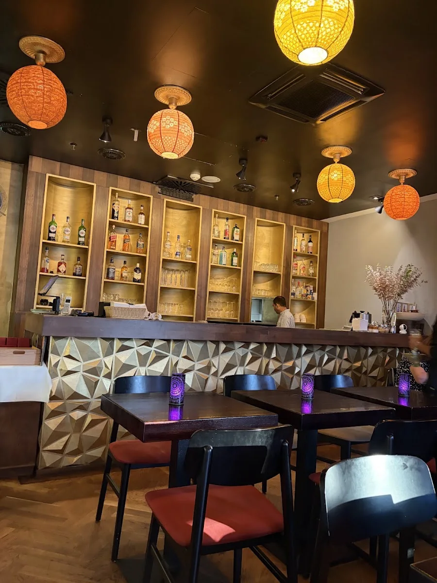 Mumbai Local - Indian Food – Atmosphäre in Berlin