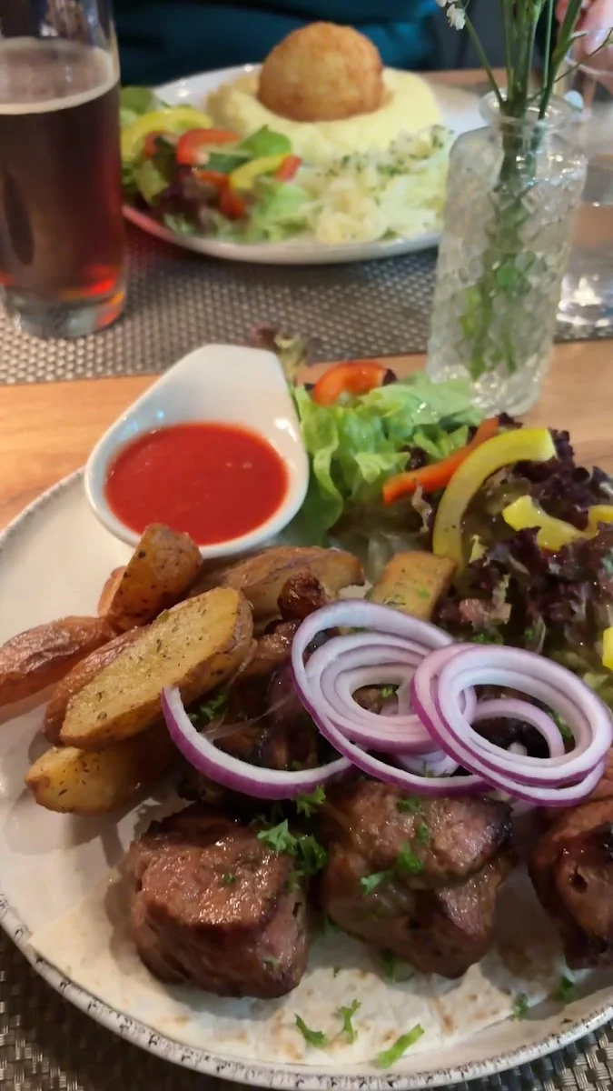 Druzi Bayrisch-Ukrainisches Restaurant – Restaurant in Pullach im Isartal, Bayern