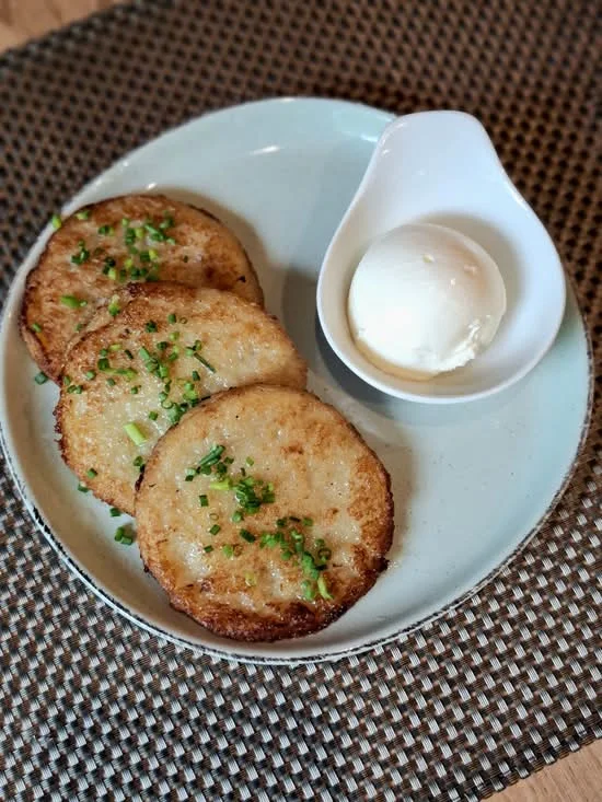 Druzi Bayrisch-Ukrainisches Restaurant – Frittierte grüne Tomaten in Pullach im Isartal, Bayern