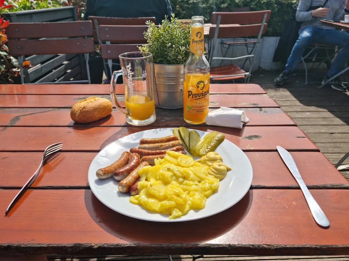 Emma & Paul's Biergarten / Eiskrem Hausgemacht – Wurst in Berlin