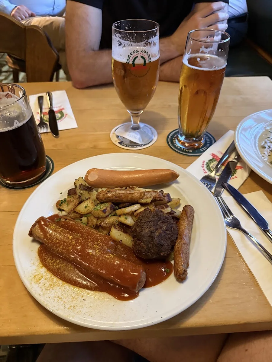 Restaurant & Bierhaus Xantener Eck – Wurst in Berlin