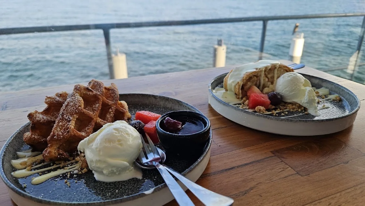 Wolkenlos Timmendorfer Strand – Waffel in Timmendorfer Strand, Schleswig-Holstein