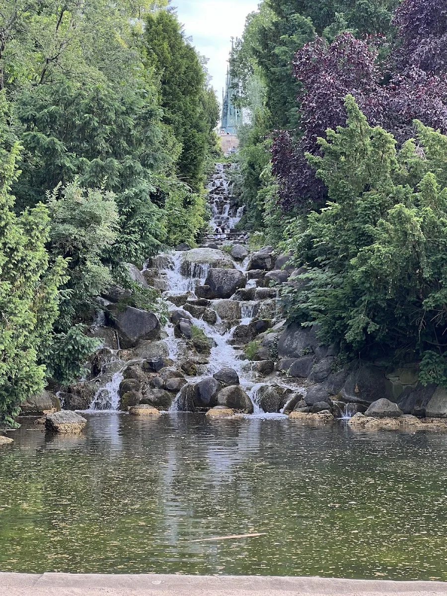 Tomasa Villa Kreuzberg – Wasserfall Viktoriapark in Berlin