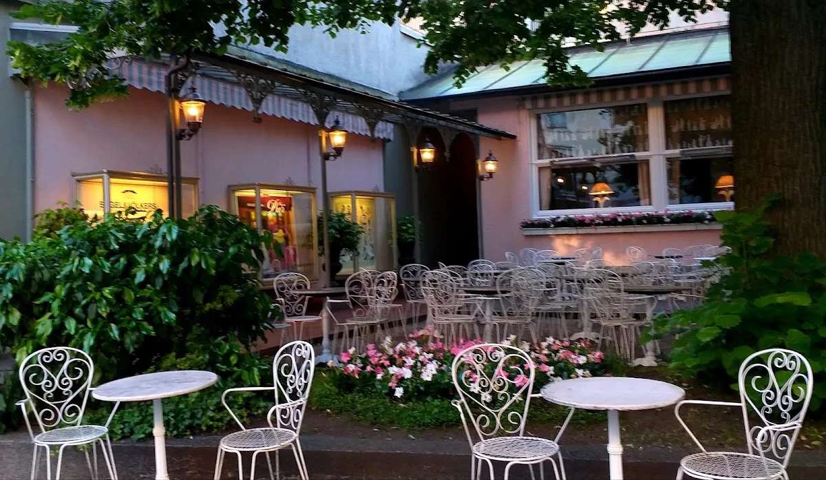 Café König – Atmosphäre in Baden-Baden, Baden-Württemberg