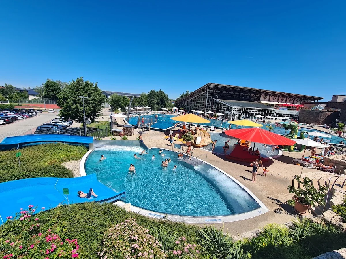 Erlebnisbad Caprima – Schwimmbecken in Dingolfing, Bayern