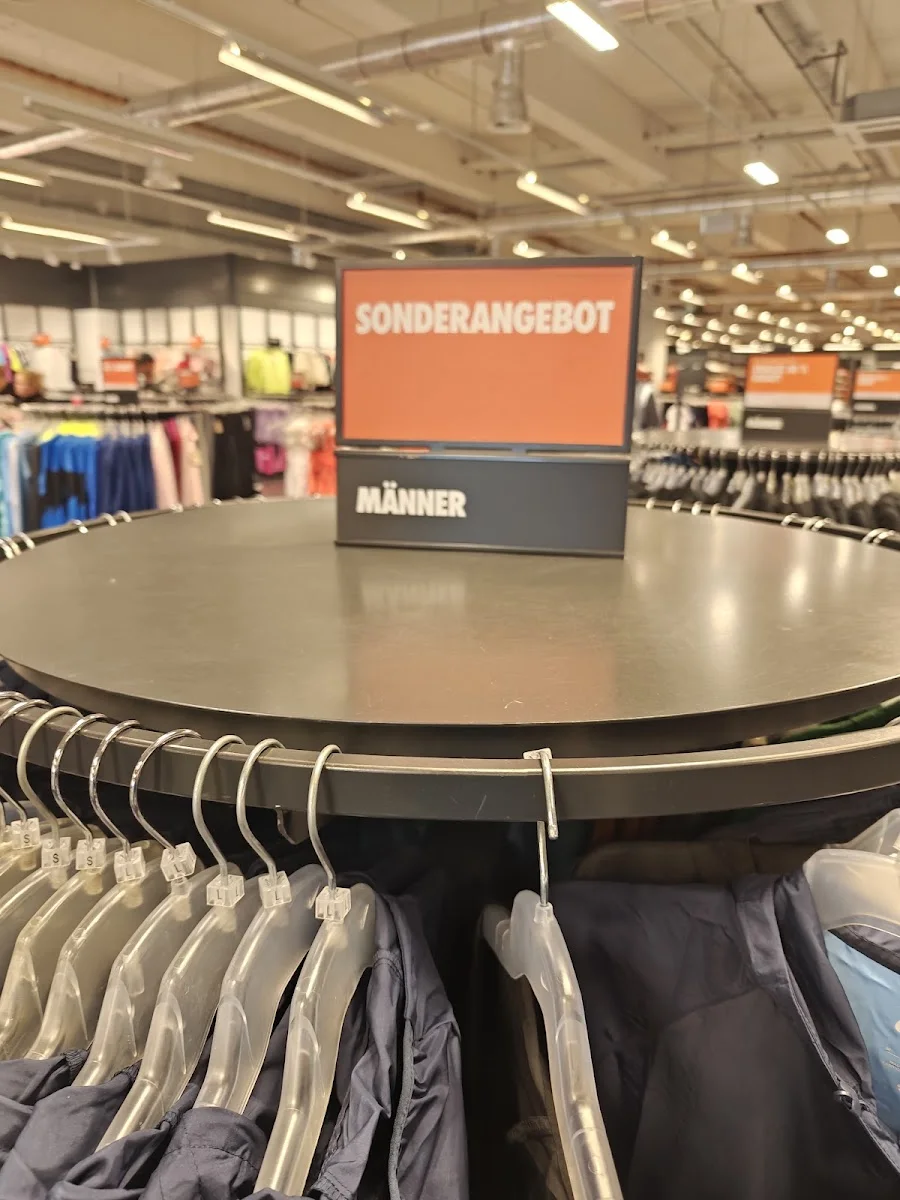 Nike Clearance Store Kerpen – Besucherfoto von FUT Legende in Kerpen, Nordrhein-Westfalen