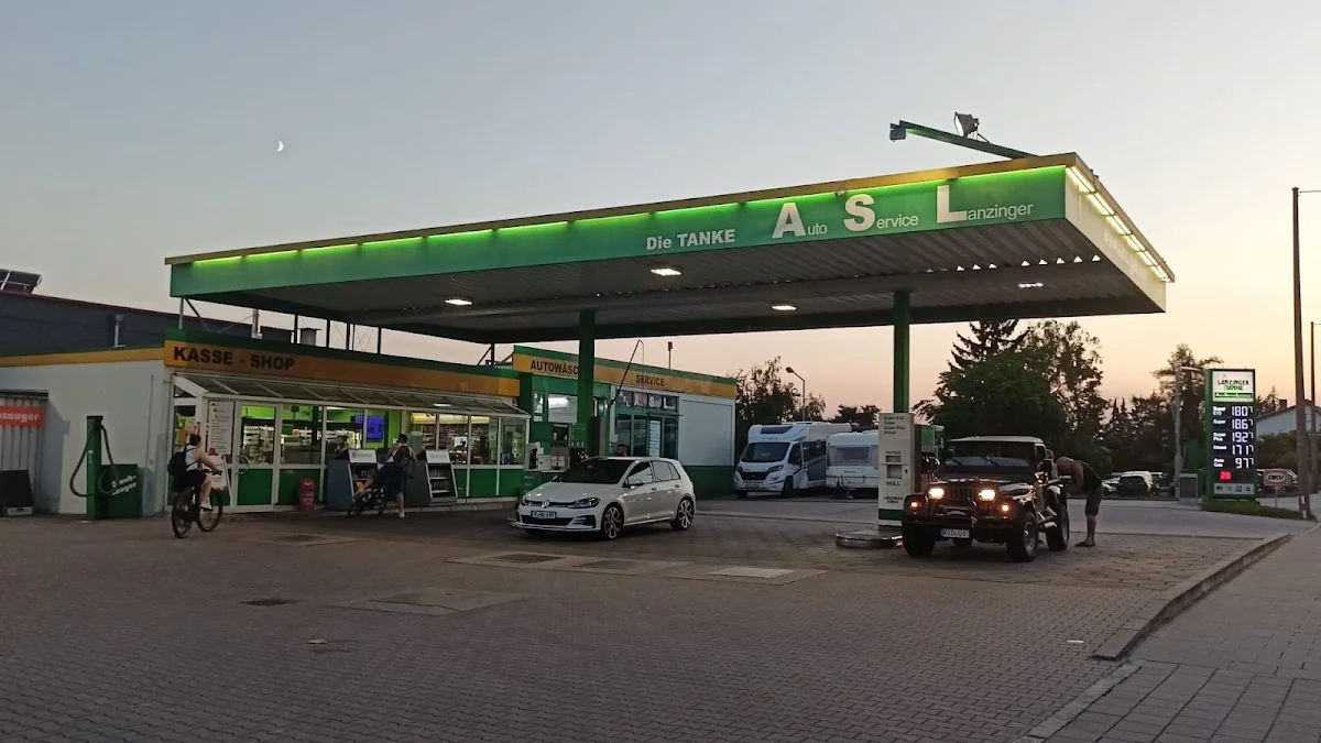 Lanzinger GmbH & Co. KG - Tanke ASL & Caravan FCL – Tankstelle in Regensburg, Bayern
