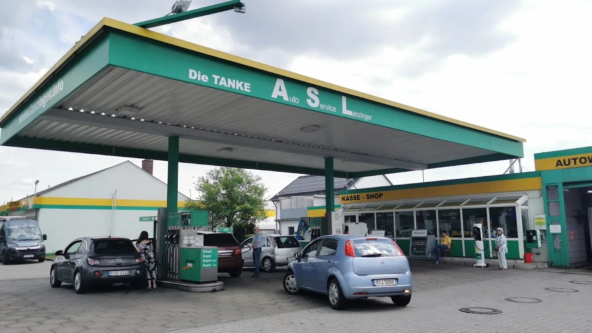 Lanzinger GmbH & Co. KG - Tanke ASL & Caravan FCL – Zapfsäule in Regensburg, Bayern