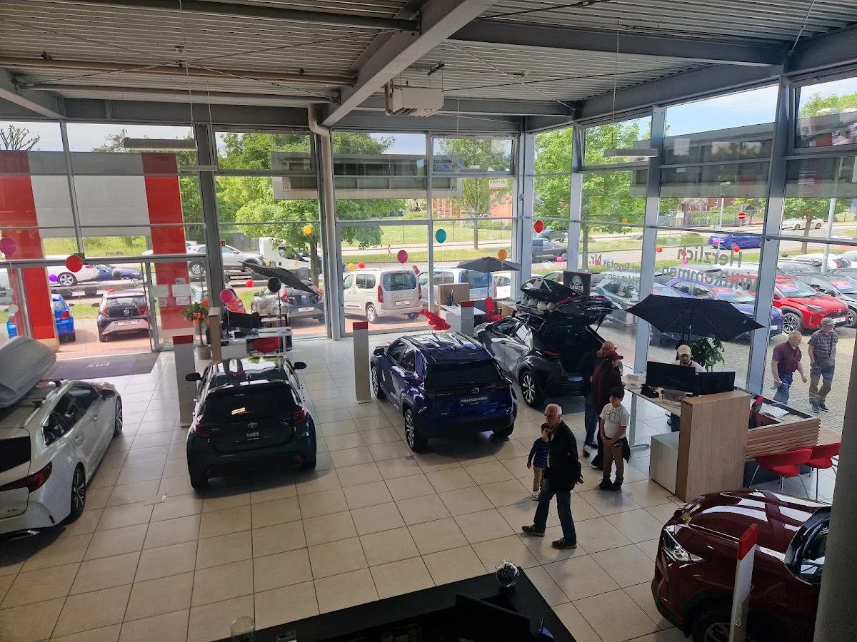 Toyota Autohaus Nix GmbH – Innenansichten in Eschborn, Hessen
