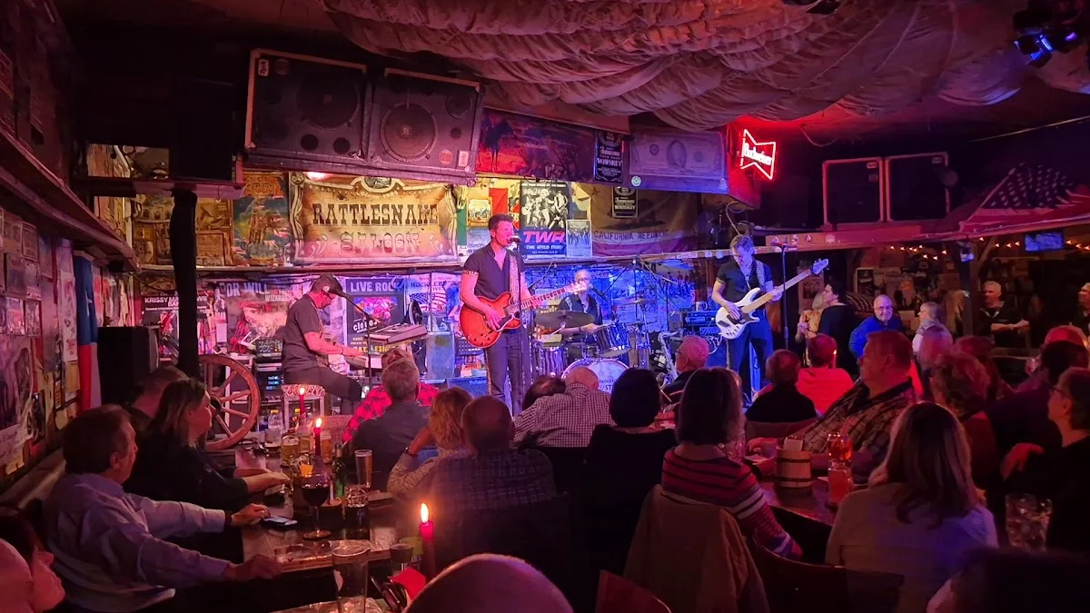 Rattlesnake Saloon – Biergarten in München, Bayern