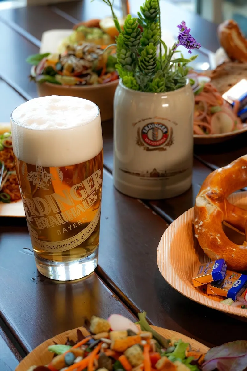 Biergarten Petersberg – Essen und Trinken in Königswinter, Nordrhein-Westfalen