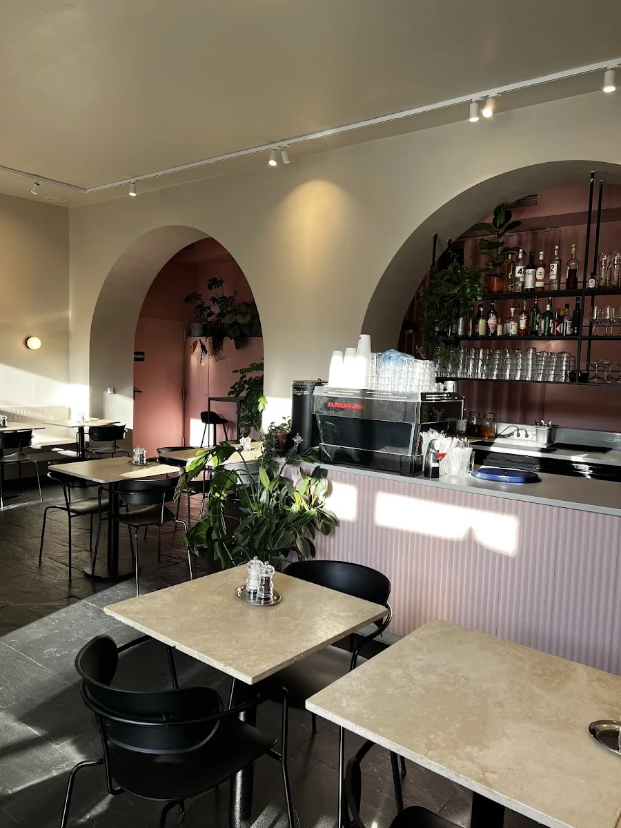 Avocado Club – Atmosphäre in Berlin