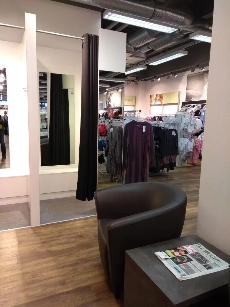 OUTLETS Jettingen-Scheppach (D) – Innenansichten in Jettingen-Scheppach, Bayern