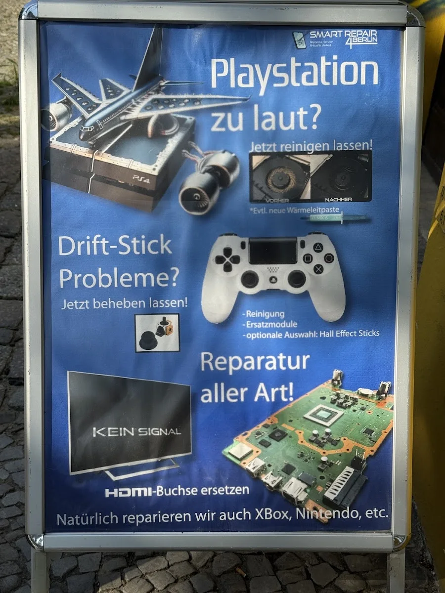 Smart Repair Berlin • iPhone • Samsung • Google • & mehr – Handy, PC und Playstation Reparatur service Hardware und Software – Besucherfoto: Mehmet-Ali Bulut in Berlin
