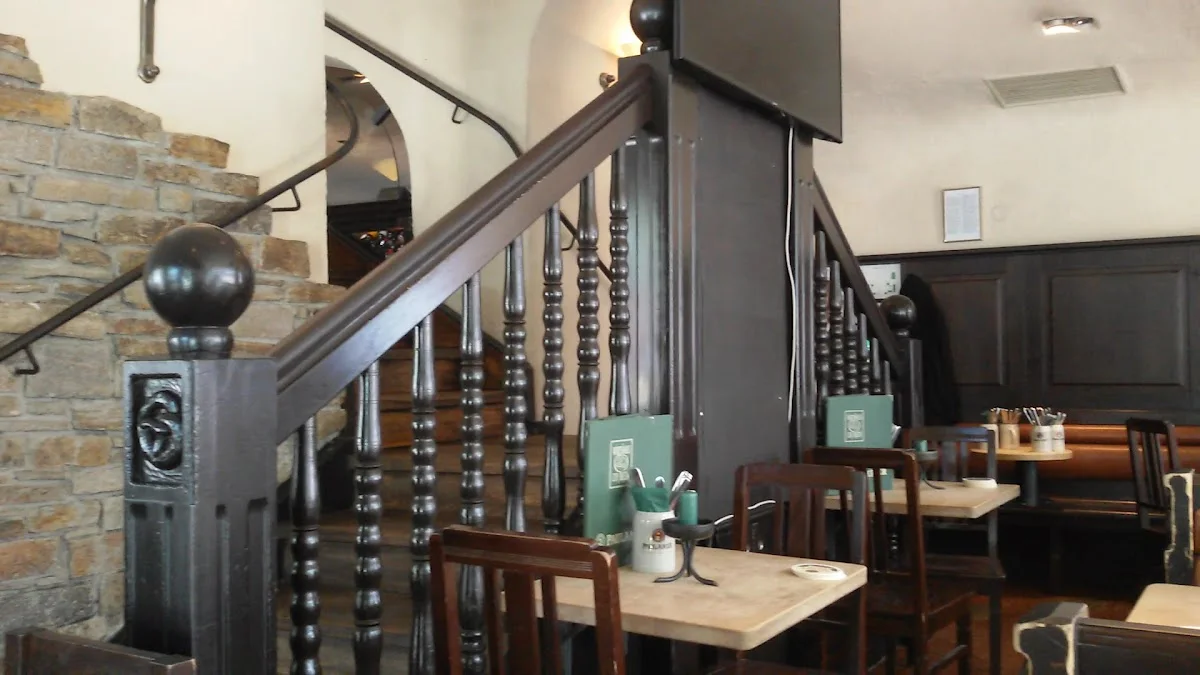 Wirtshaus Zur Brez´n – Bar in München, Bayern