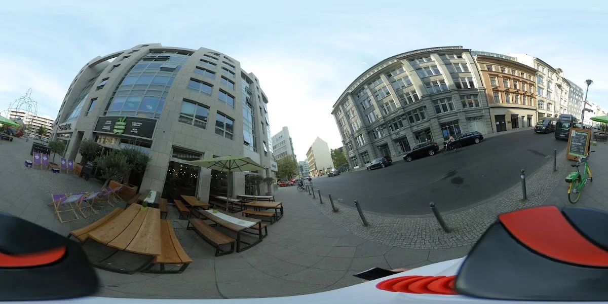 Little Green Rabbit - Checkpoint Charlie – Street View ve 360° in Berlin