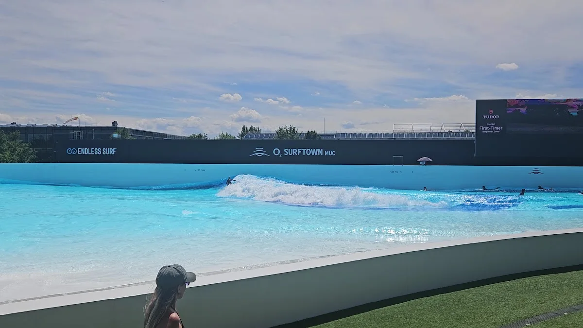 o2 SURFTOWN MUC – Sportanlage in Hallbergmoos, Bayern