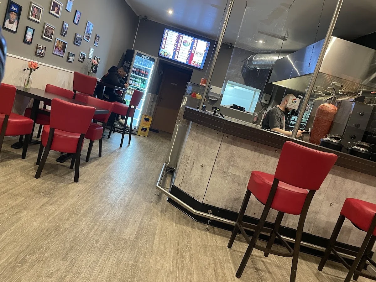 SUCUK and CHILL – Atmosphäre in Krefeld, Nordrhein-Westfalen