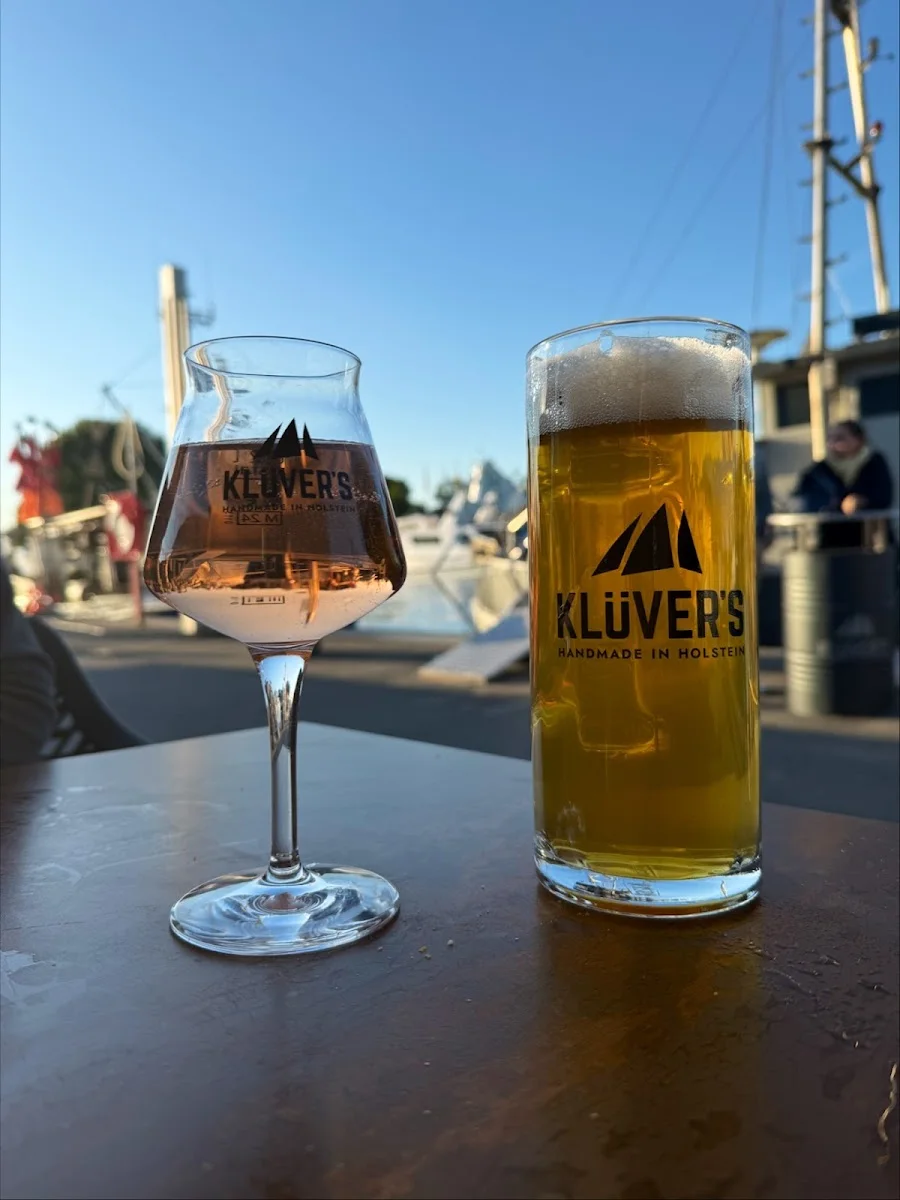 Klüvers Hafenräucherei – Essen und Trinken in Timmendorfer Strand, Schleswig-Holstein