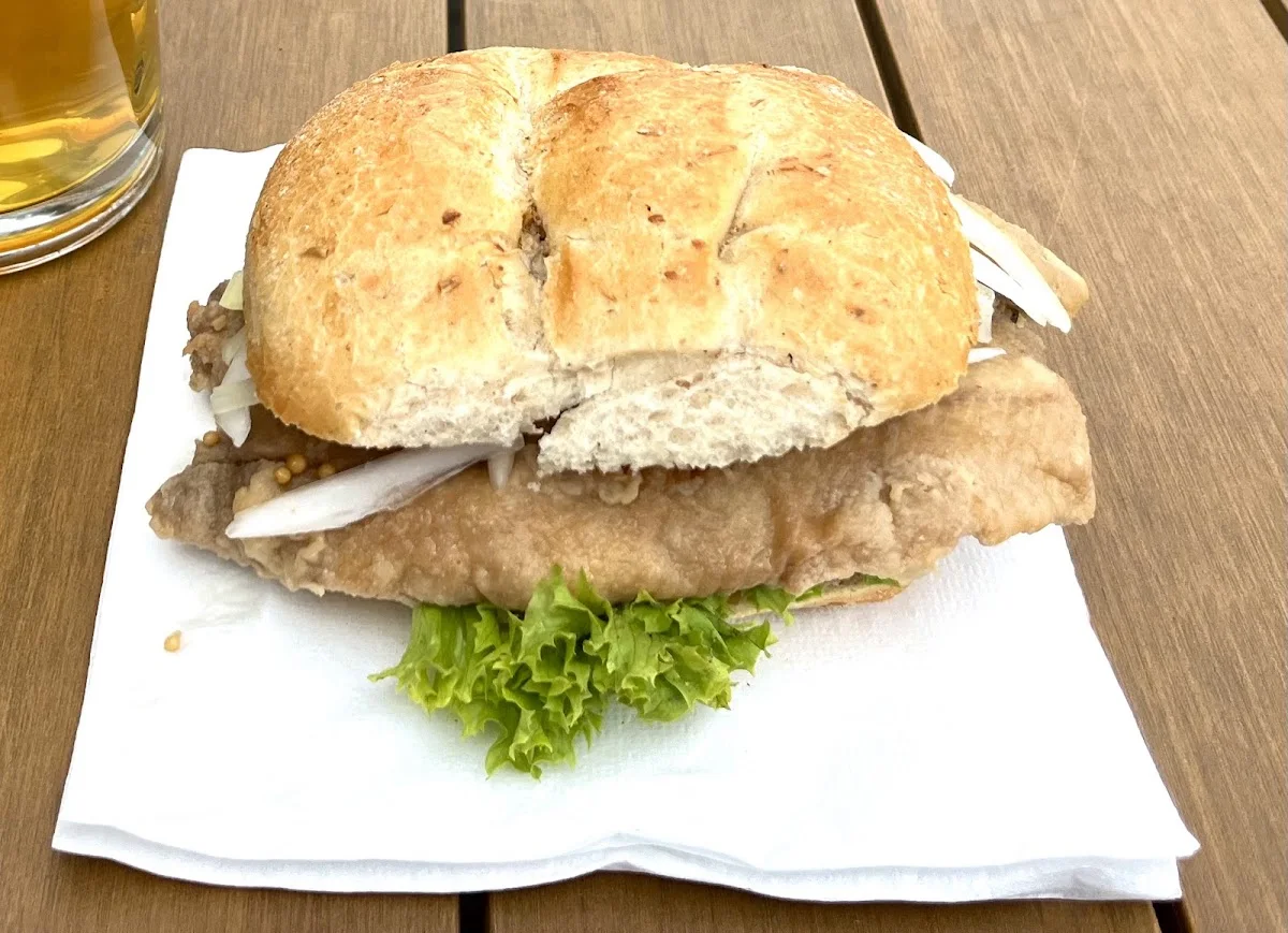 Klüvers Hafenräucherei – Chicken Sandwich in Timmendorfer Strand, Schleswig-Holstein