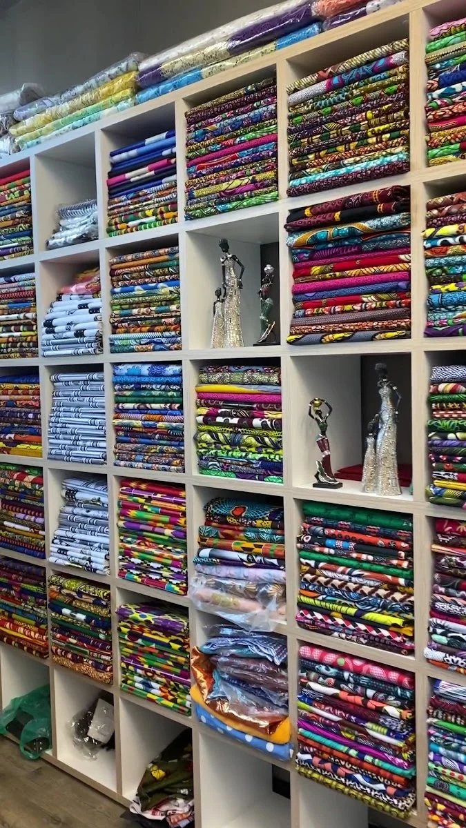 Divine Afroshop – Innenansichten in Stuttgart, Baden-Württemberg
