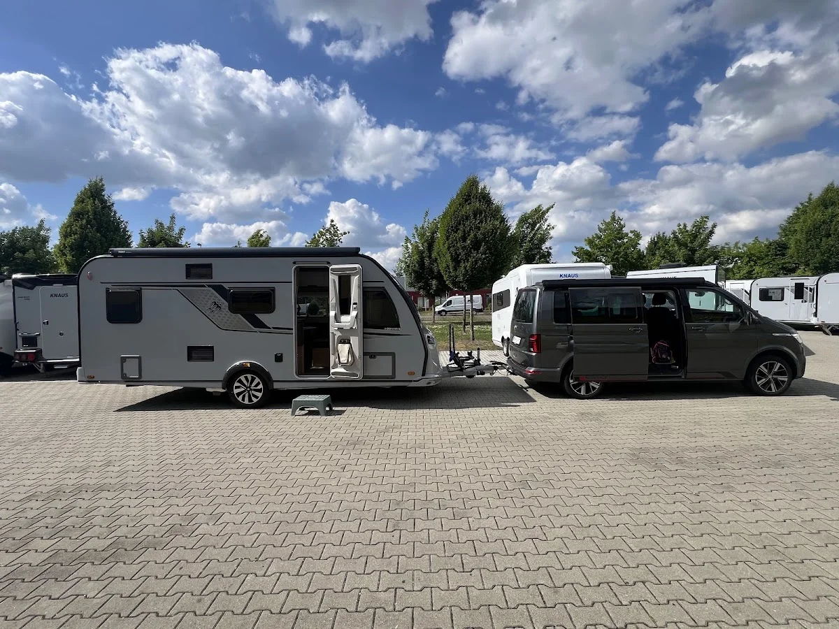 Wohnmobilcenter Petz – Parken in Augsburg, Bayern