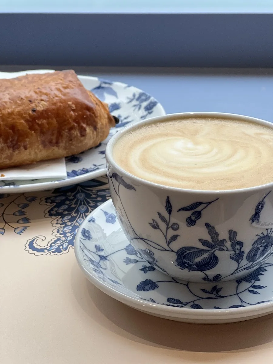 LA MAISON DU PAIN - FRANKFURT - SCHWEIZER STRASSE – Cappuccino in Frankfurt am Main, Hessen