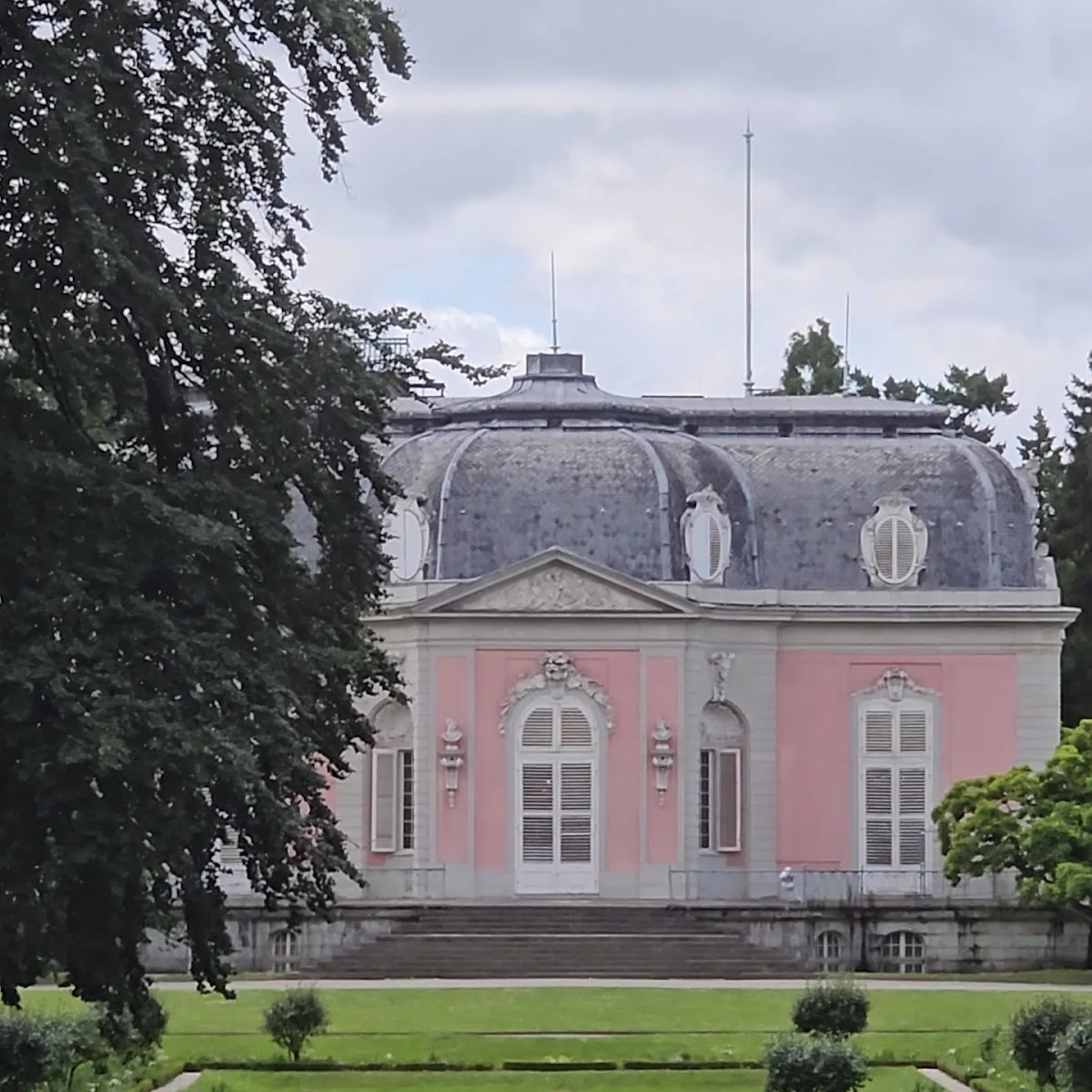 Schloss Benrath – Sehenswürdigkeit in Düsseldorf, Nordrhein-Westfalen