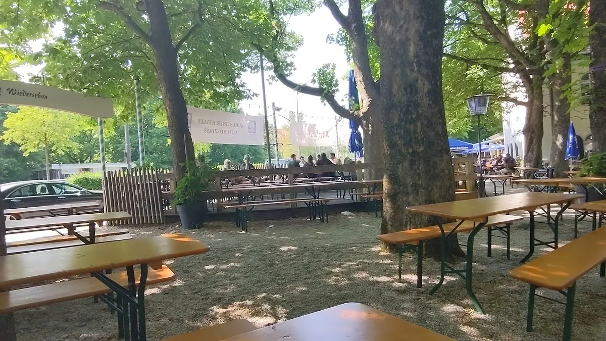 Augustiner Alter Wirt in Ramersdorf – Bayerisches Restaurant in München, Bayern