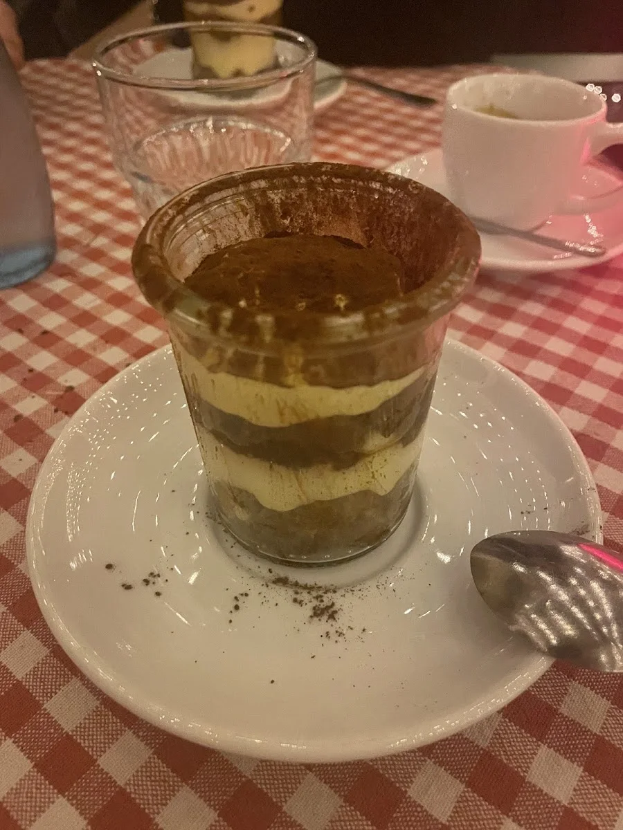 Jill - Neapolitanische Pizza – Tiramisu in Hamburg
