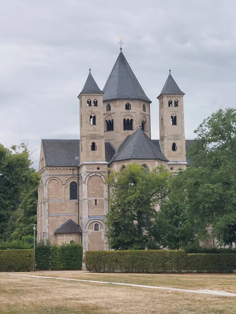 Kloster Knechtsteden – Sehenswürdigkeit in Dormagen, Nordrhein-Westfalen