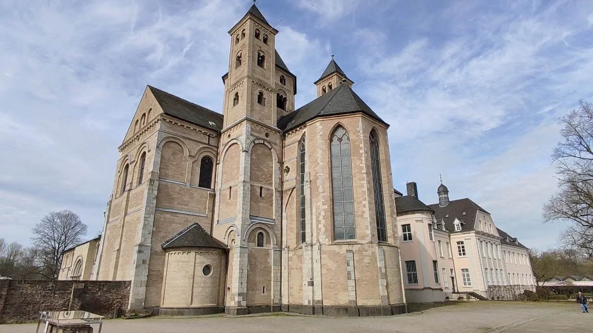 Kloster Knechtsteden – Sehenswürdigkeit in Dormagen, Nordrhein-Westfalen
