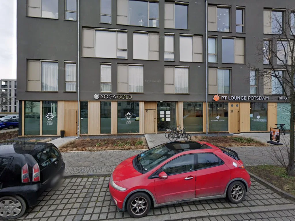 Yoga Gold – Street View & 360°-Fotos in Potsdam, Brandenburg