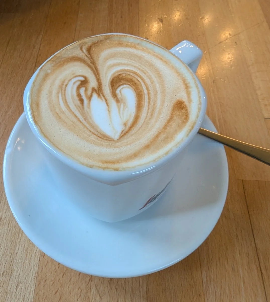 Cafe Westend Gaststättenbetriebs GmbH – Cappuccino in München, Bayern