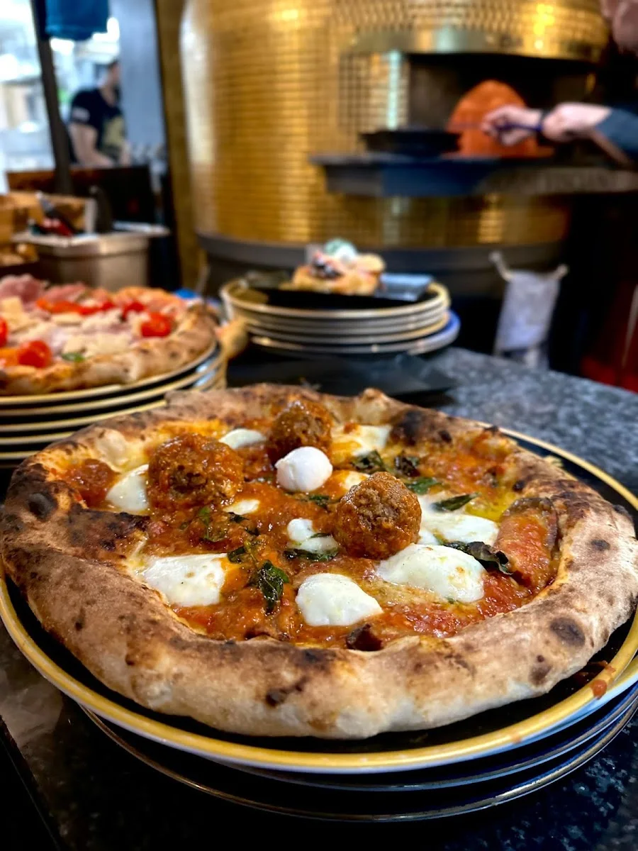 Pizzeria Made In Napoli – Essen und Trinken in Köln, Nordrhein-Westfalen