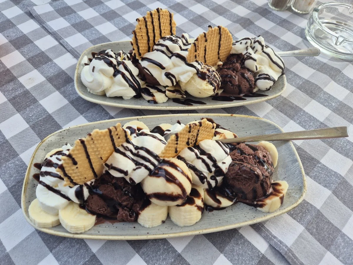 Hotel-Restaurant-Pizzeria Da Gianni – Bananensplit in Oranienburg, Brandenburg