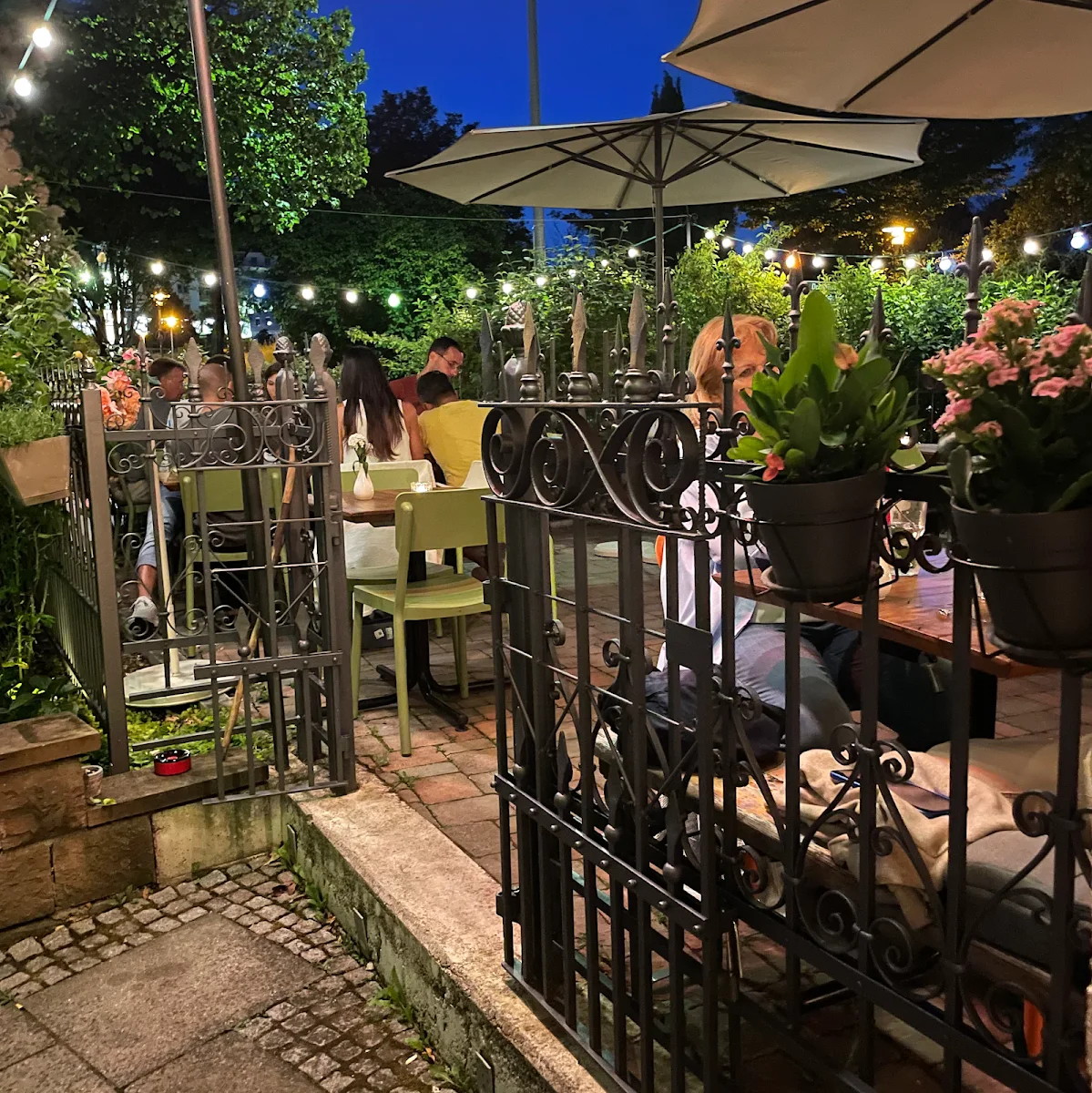 Lúc Lắc – Atmosphäre in Stuttgart Stuttgart-Nord, Baden-Württemberg