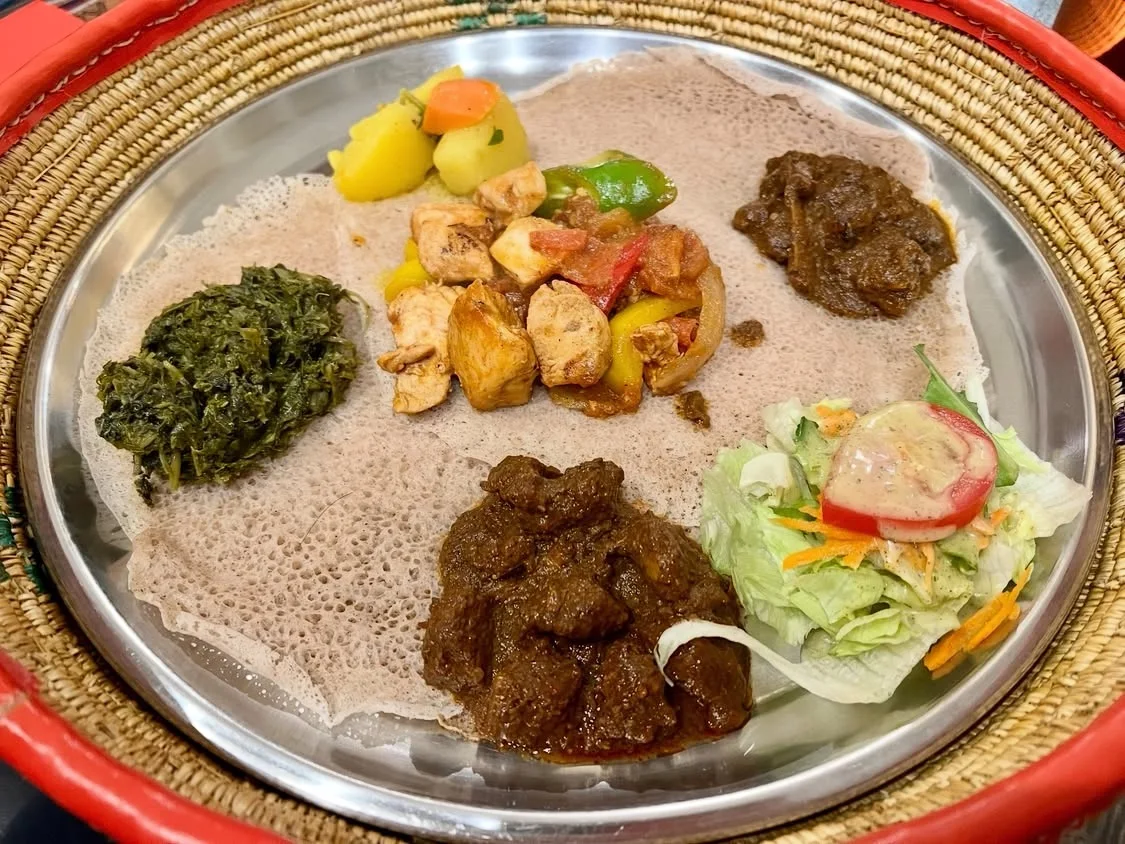 Yatana eritreisch-ätiopisches Restaurant – Essen und Trinken in Düsseldorf, Nordrhein-Westfalen