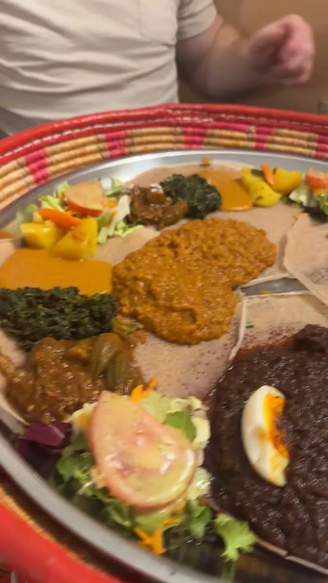 Yatana eritreisch-ätiopisches Restaurant – Injera in Düsseldorf, Nordrhein-Westfalen