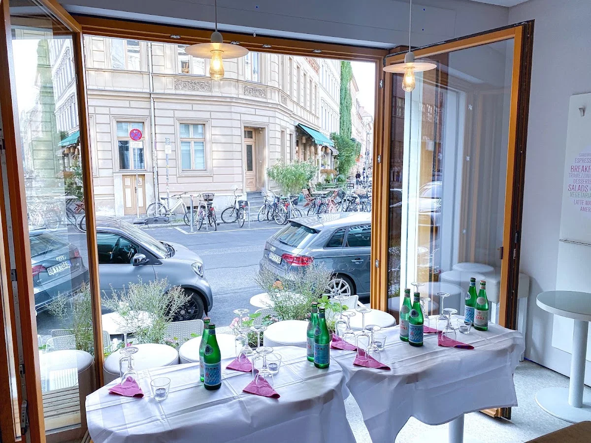 Cappuccino Grand Café - Mitte – Atmosphäre in Berlin