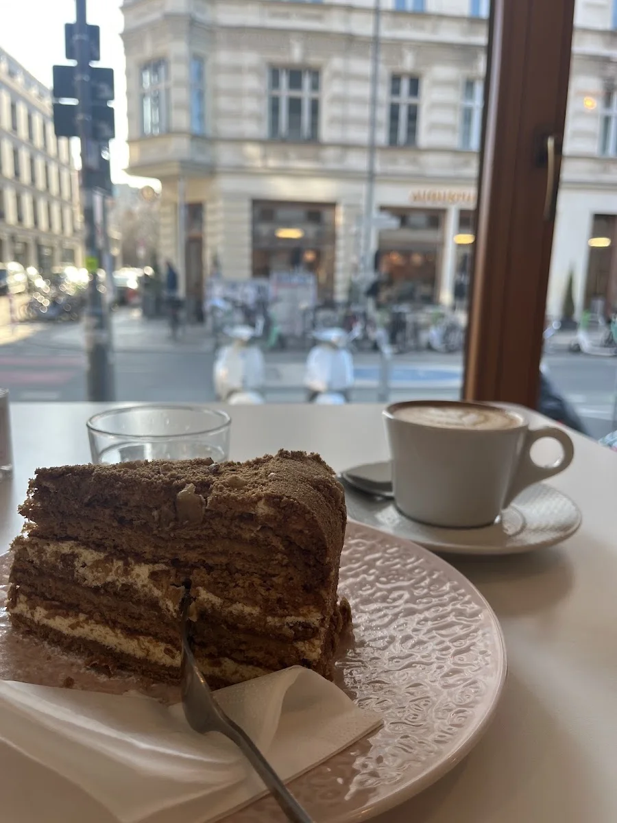 Cappuccino Grand Café - Mitte – Kaffeekuchen in Berlin
