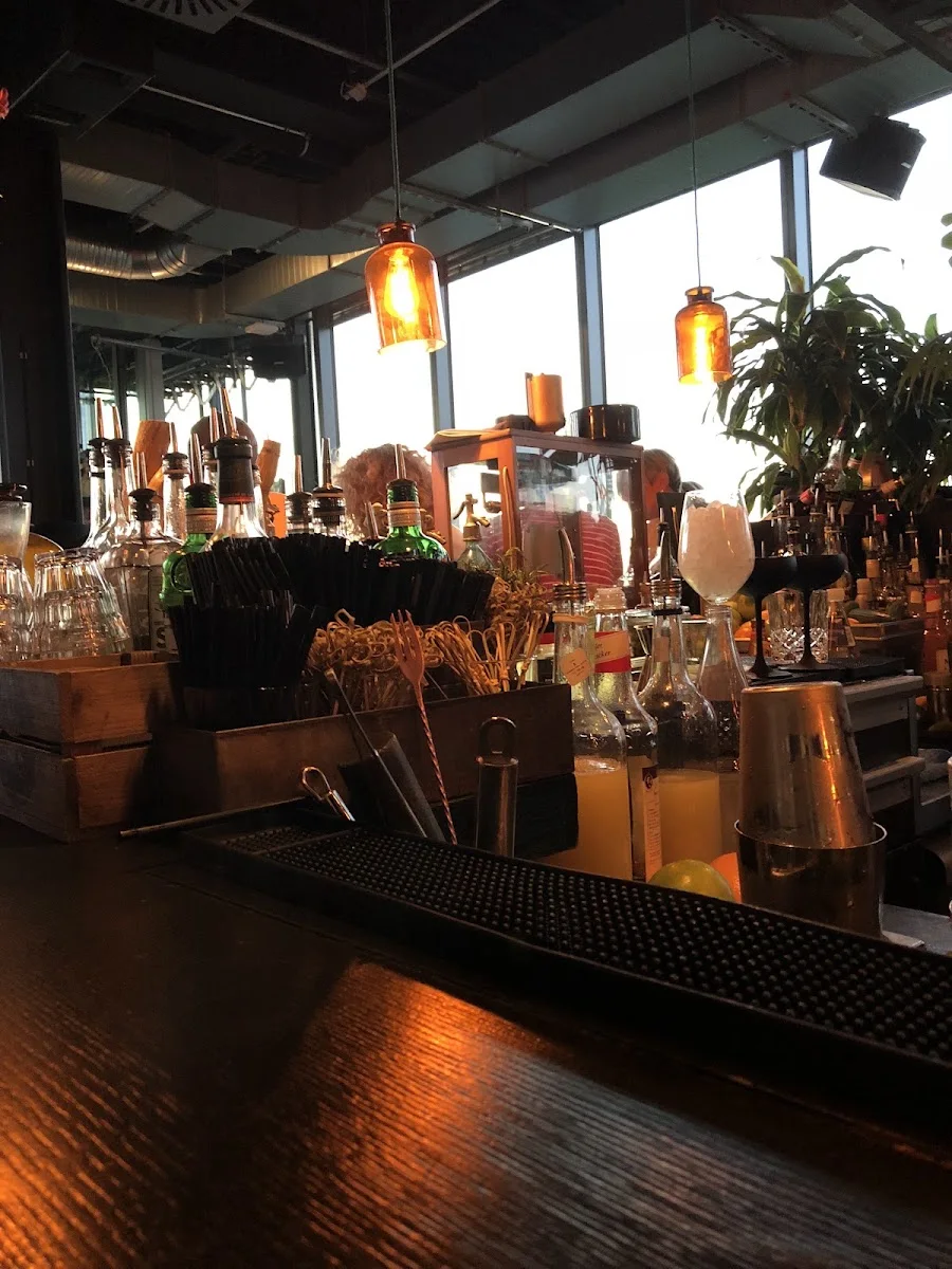 Monkey Bar – Essen und Trinken in Berlin