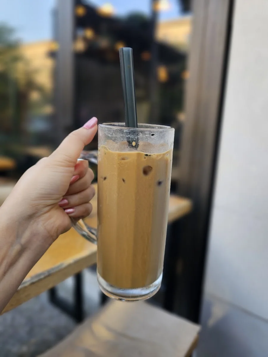 NOUMI Mitte – Eiskaffee in Berlin