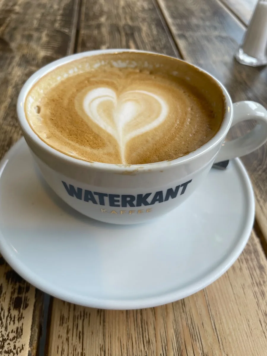 Café Schmidt Elbe – Cappuccino in Hamburg