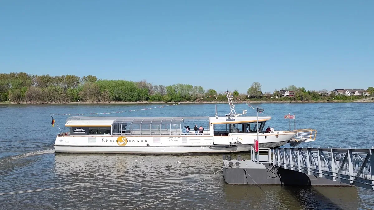RHEINSCHWAN Personenfähre (Anlegesteg Lülsdorf-Wesseling) // WEISBARTH FAHRGASTSCHIFF – Transportdienst in Wesseling, Nordrhein-Westfalen