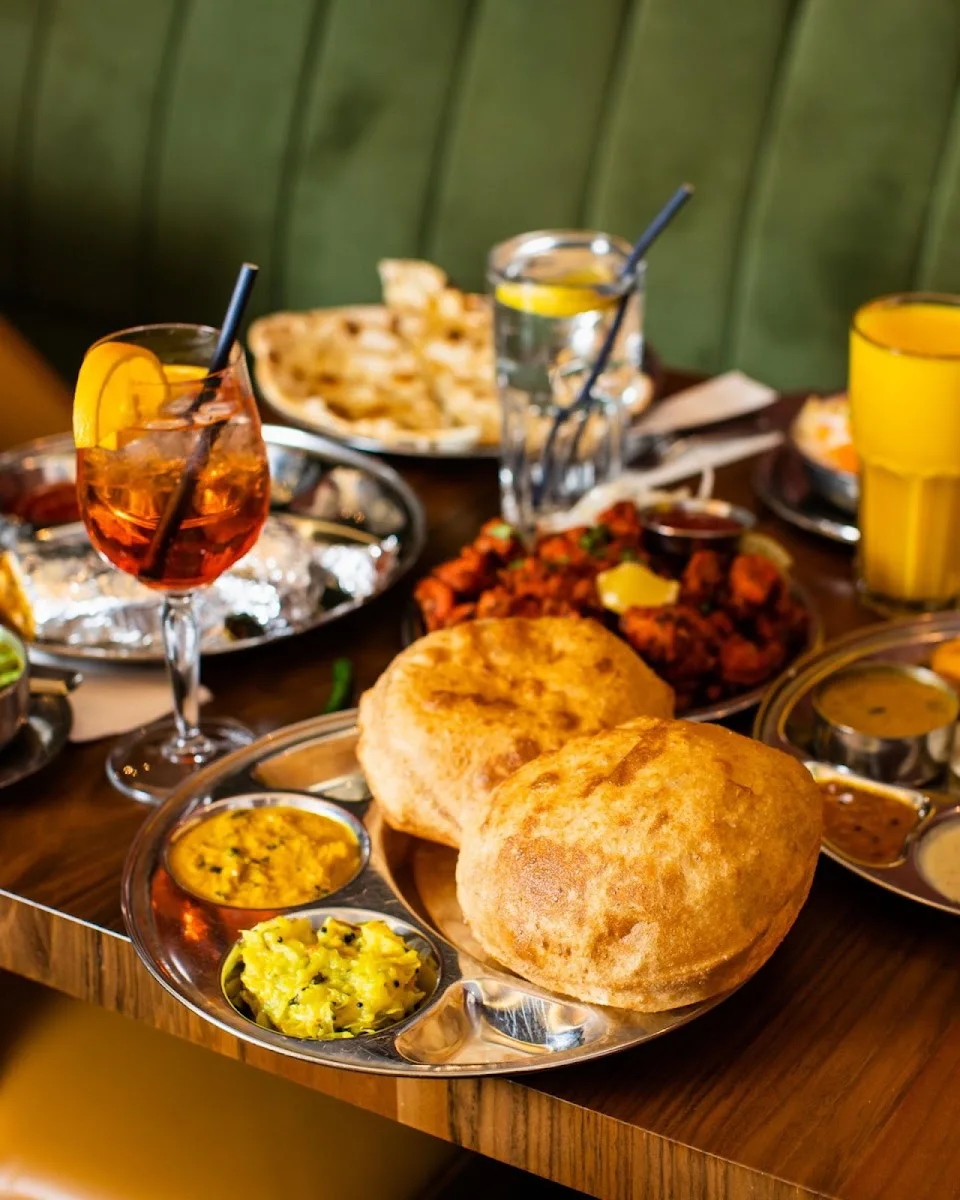 Saravanaa Bhavan – Essen und Trinken in Berlin